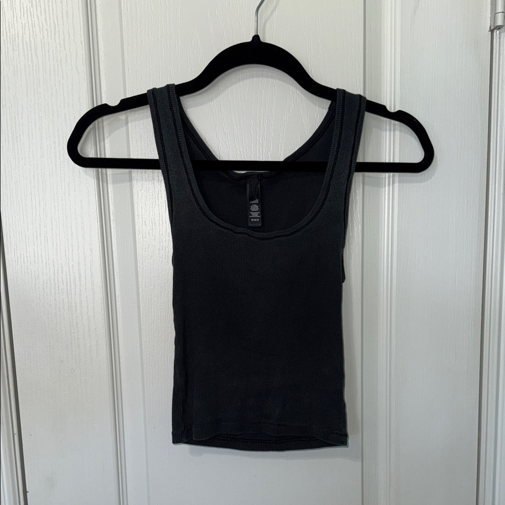 SKIMS Black Ribbed Women’s Lounge Tank